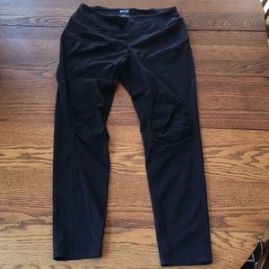Duluth trading company black leggings